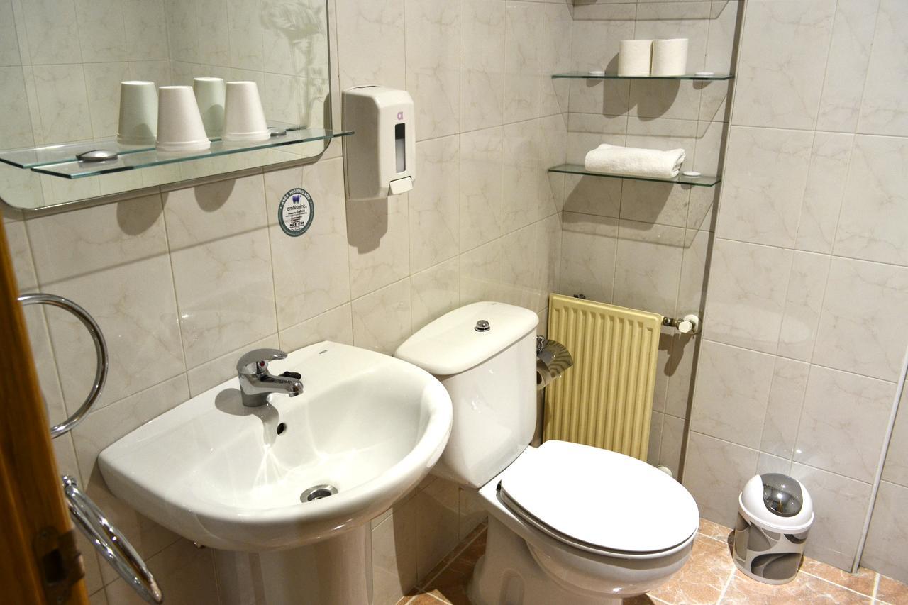 Hostal Lucus Луго Экстерьер фото