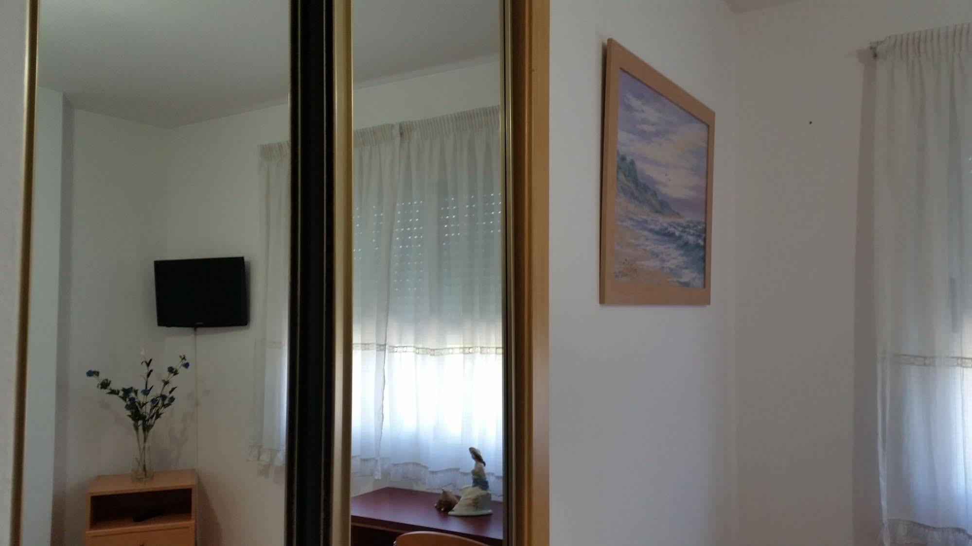 Hostal Lucus Луго Экстерьер фото